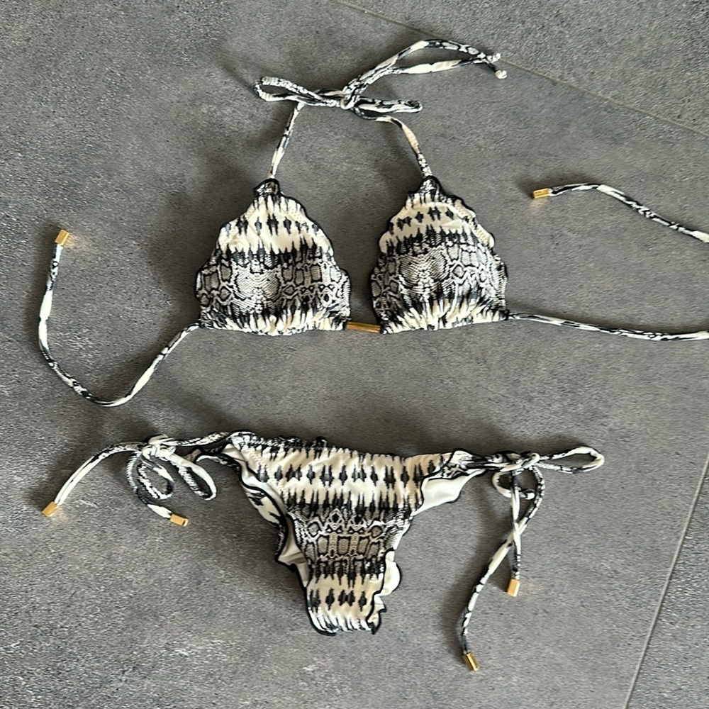 Bathing suit
